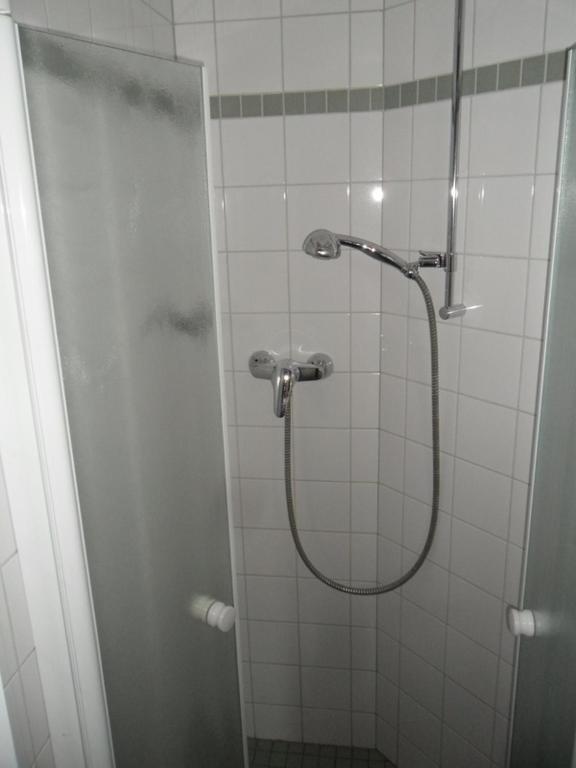Hellmut-Wassmer-Jugendherberge Loerrach Phòng bức ảnh